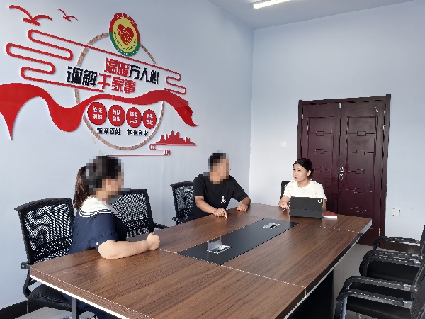 1757923838.jpg 阿巴嘎旗推荐优秀婚调员小芝_副本.jpg
